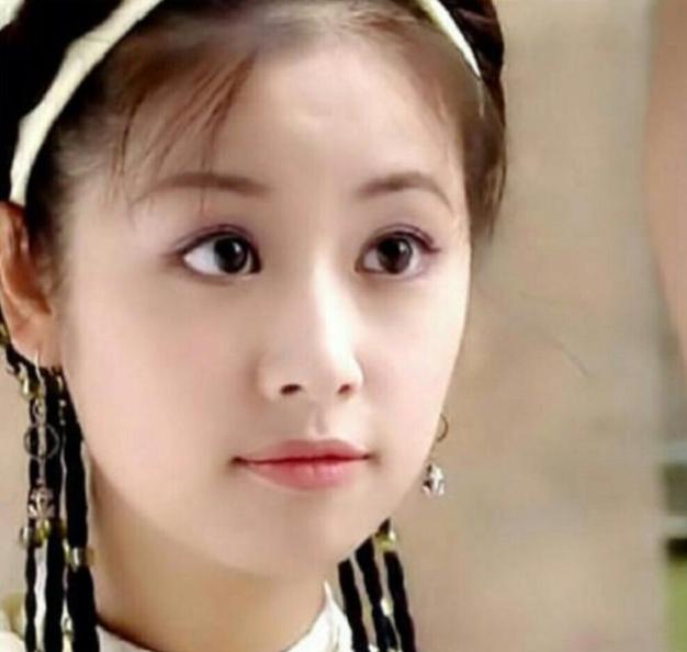 林心如舒淇姐妹同框，年龄相差不大，一个似少女一个被嘲笑是阿姨