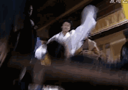 张国荣是他表哥、四大天王给他做配角，如今他