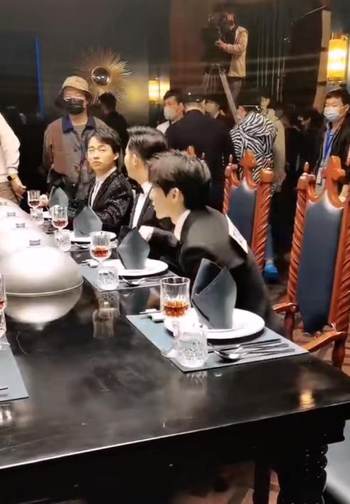 沙溢咋回事？当面吐槽蔡徐坤呱呱吃，本人回应：保底三人份