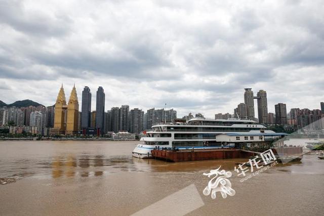 多图 长江第5号洪水陆续通过重庆主城中心城区沿江商铺正转移 其他 蛋蛋赞