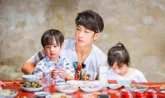 吴尊：16岁相识、25岁隐婚、30岁领证的妻子，41岁终于正式公开