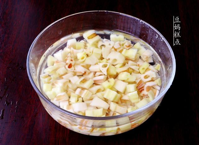 每到8月，我家必做这下饭小菜，咸香脆爽，比肉受欢迎