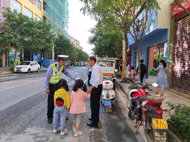 云南洱源交警 错时严管 筑牢夏秋季道路交通安全防线 其他 爆资讯新媒体平台
