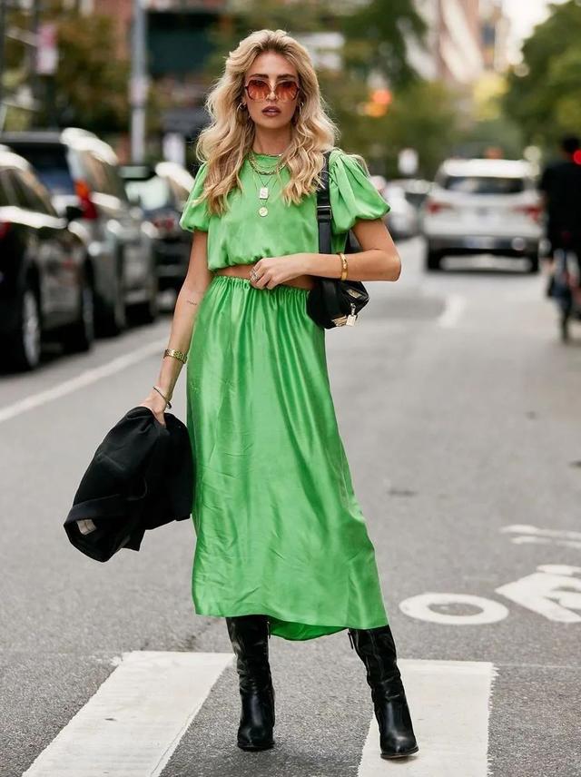 最难穿的绿色2020秋冬最流行？穿对了竟然可以这么美