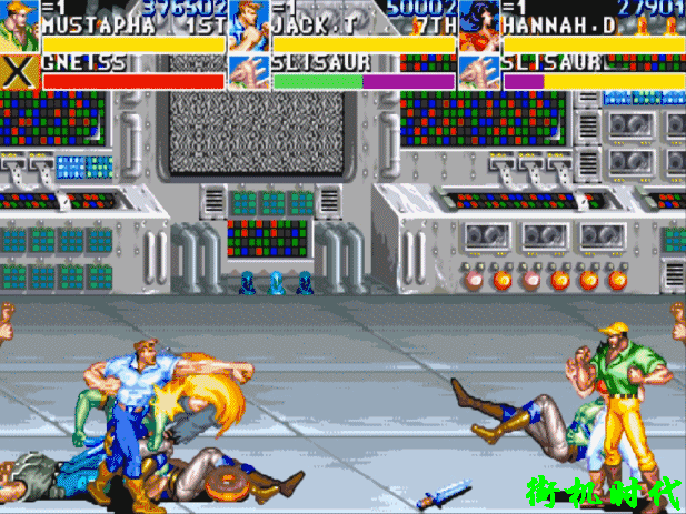 街機(jī)游戲群毆的最高境界，BOSS出場(chǎng)后還沒(méi)站穩(wěn)就被打死了