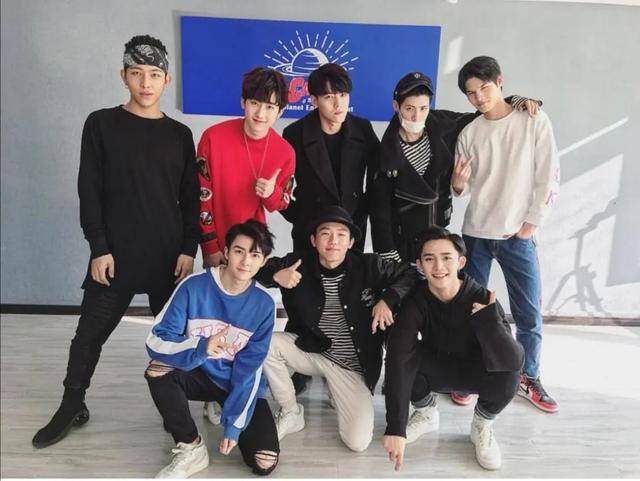 为了捧红陆柯燃，我亲自给“竞品”艺人上课