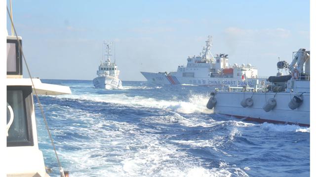 日本议员偷赴钓鱼岛，被中国海警逮个正着追击1小时