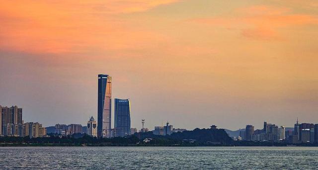 哥们发稿平台 | 哥们买房地标,是一座城市的标志性建筑,能充分展现这