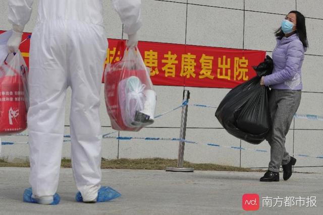 胜利消息传来:武汉方舱医院全关了!休舱现场欢天喜地如同过节