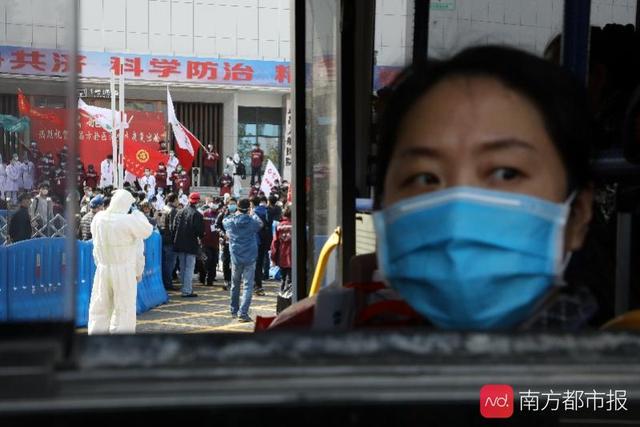 胜利消息传来:武汉方舱医院全关了!休舱现场欢天喜地如同过节