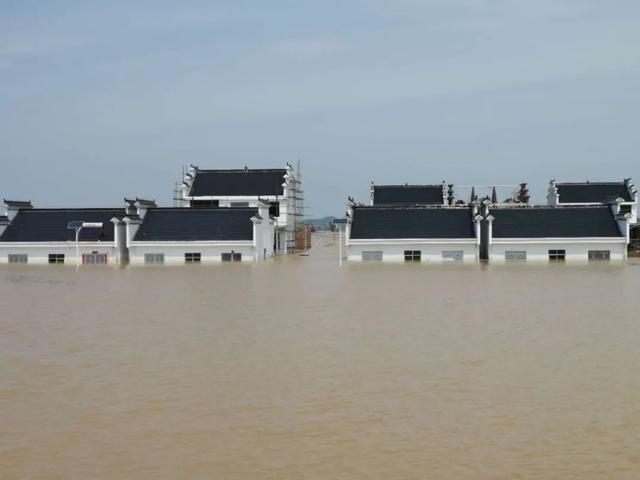现场 | 整个村子都被“秒”了：鄱阳湖抗洪形势有多严峻？