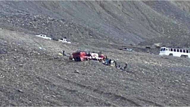 加拿大冰川一观光巴士翻车，致3人遇难！警方表示事故原因尚在调查