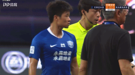 中超球员穿错球衣踢了23分钟成笑柄，中国足协已就此进行调查