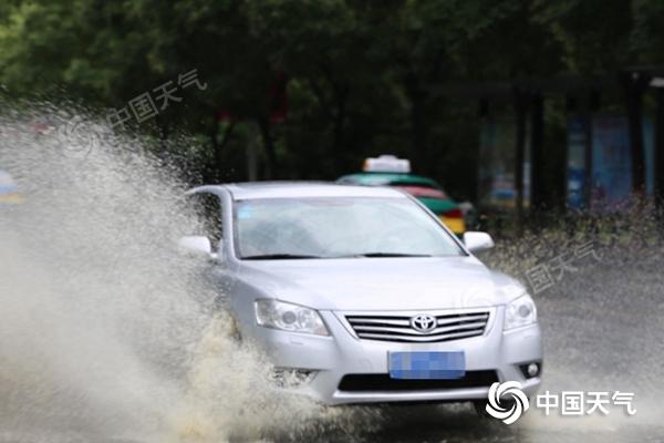 京津冀将现成片大到暴雨 四川遇今年来最强降雨