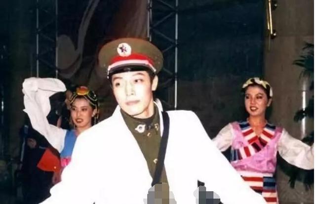 离开蒋静，被涂经纬抛弃，错失章子怡的撒贝宁，为何娶了外国人