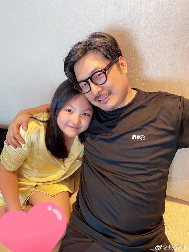 聚餐|瓜来了瓜来了！王岳伦与友人聚餐 对女子贴墙壁咚说话举止亲密网友炸了