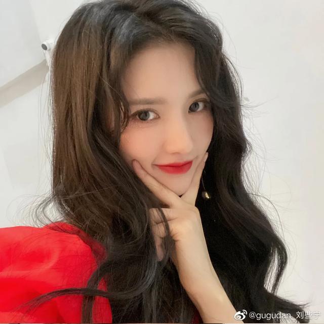 吴亦凡参加的女团选秀节目，里面老妹儿都是什么水平？