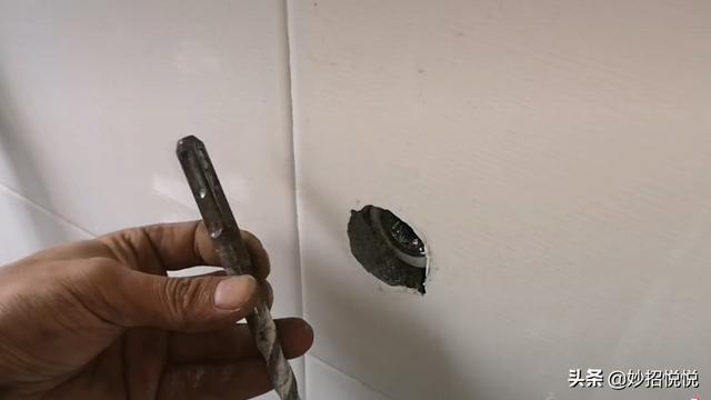 水龙头断在墙壁里怎么办？不用花钱请维修师傅，教你妙招自己搞定