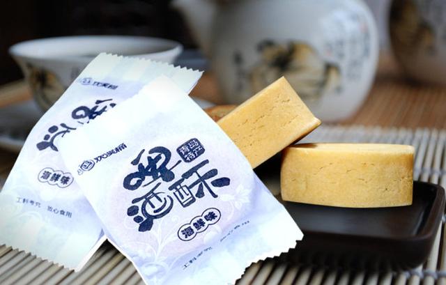 酒啤酥酒啤酥鲛鱼水四:饺水饺也是一绝青岛的鲛鱼,捞上鲛鱼后当地人捕