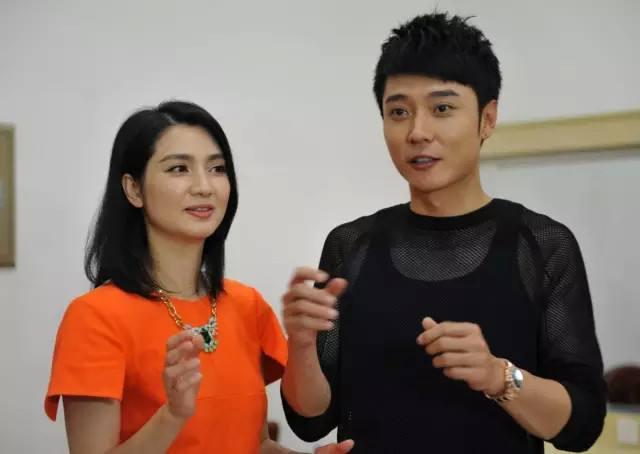 盘点娱乐圈年龄差10岁以上的姐弟恋，看完你羡慕了吗？