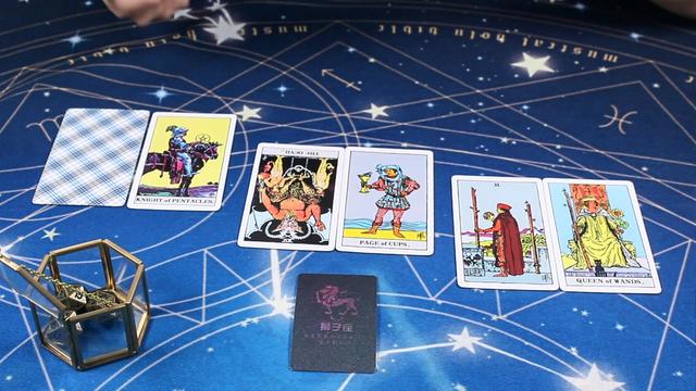 玛曼塔罗：狮子座11月爱情提示，一方被蝇头小利诱惑，得不偿失