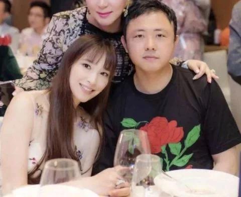 曝吴佩慈未婚夫欠租近500万元 被告上法庭