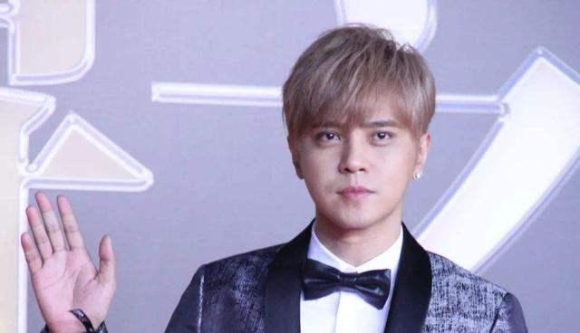 罗志祥两部手机都比不过黄宗泽，没有最渣只有