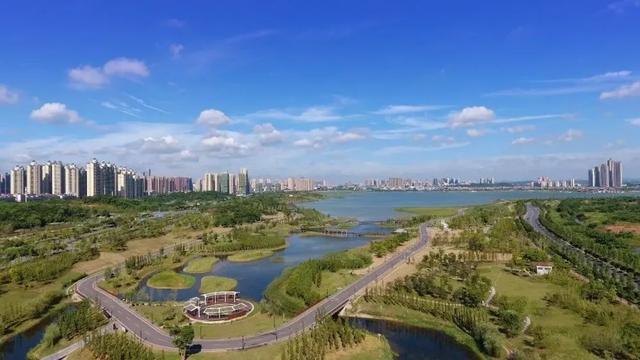 中能装备QTG300施工案例——松雅湖国家湿地公园园林废弃物粉碎