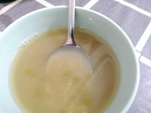 煮绿豆沙这样做能把豆壳去掉，比糖水店的都好吃