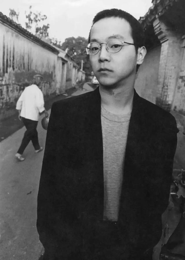 拍完崔健之后,肖全认识了更多的摇滚歌手,有窦唯,何勇和唐朝乐队.