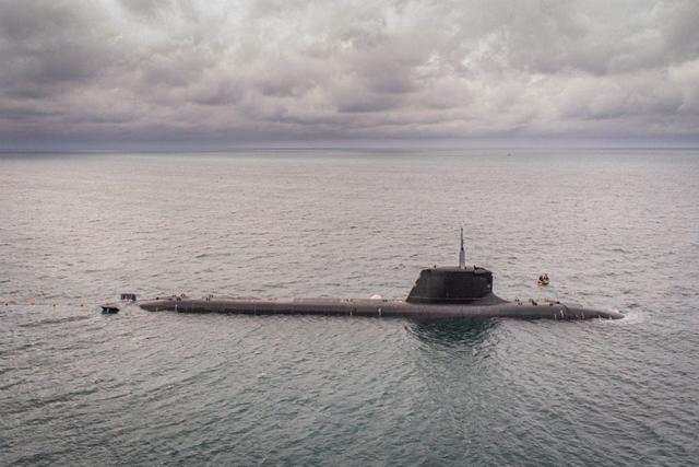 法国全球最小核动力潜艇下水，比中国同类型潜