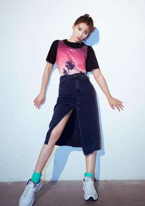 T恤下面别配阔腿裤了，学学刘涛这5种搭法，闭着眼照穿就行