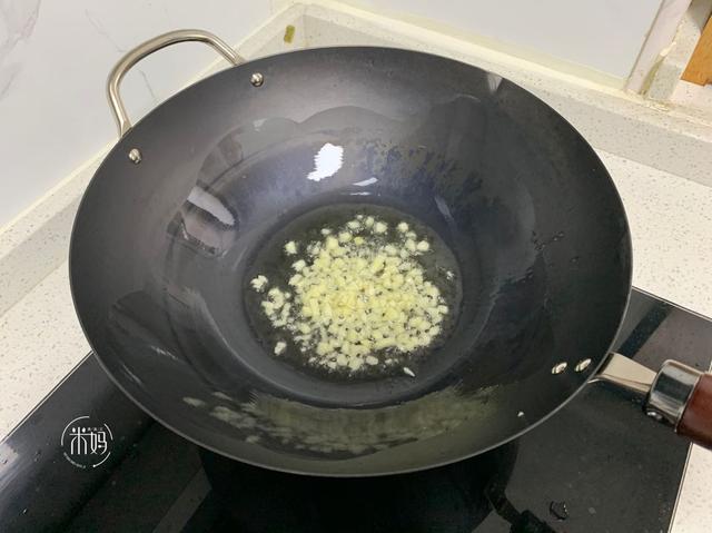 遇上此菜，我从不手软，鲜嫩无比Q弹至极，比吃烧烤还香