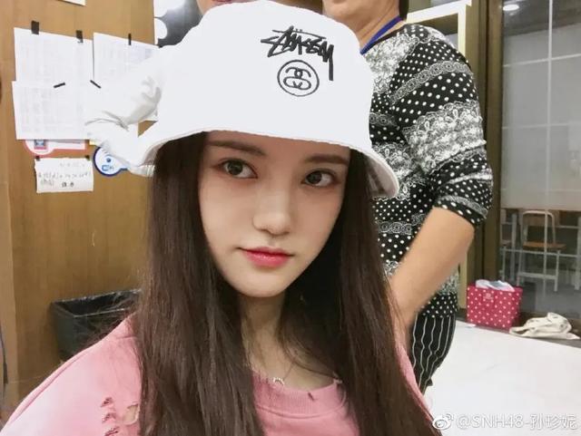 吴亦凡参加的女团选秀节目，里面老妹儿都是什么水平？