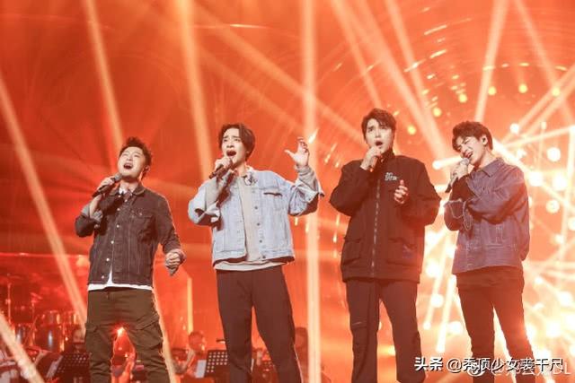 郑云龙宣布退赛《歌手》，喊话兄弟：会在电视机前与你们轻声合唱