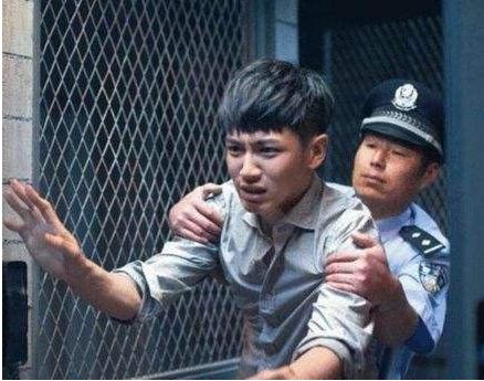 出道即巅峰到如今惨遭封杀，复出之路一波三折，谈及原因不可饶恕