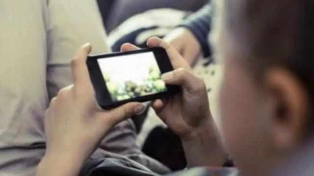 重庆|孩子打赏主播的钱款能要回吗？听听网警蜀黍怎么说