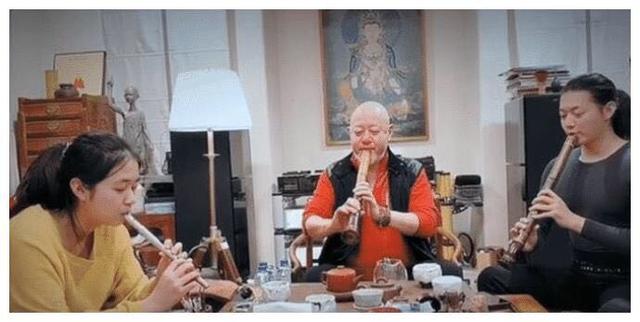 火风16岁女儿罕出镜，和哥哥霍尊为异母兄妹，长