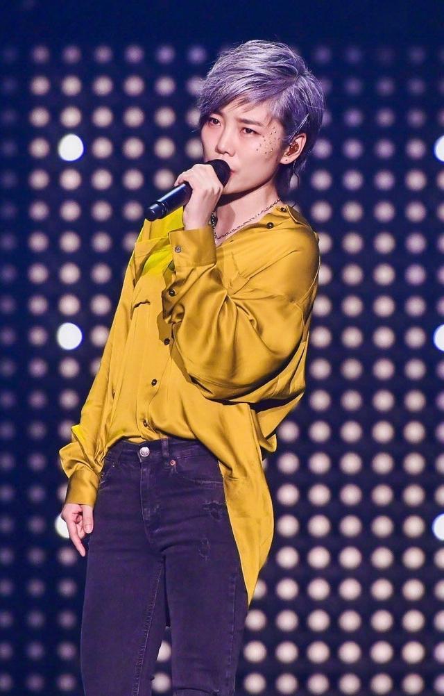 许飞为翻红不择手段？与尚雯婕互撕疑有预谋，厉娜曝她上台就变脸