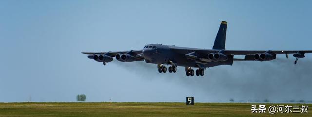 ͬ��50�����Ʒ�������ͺ�-6J�Ա�����B-52H�����߲����ж��