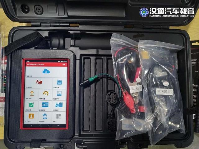 二手车评估师是怎样验车的？