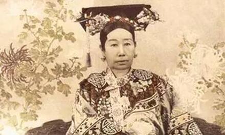 慈禧独身47年，是怎么解决情感问题的？全靠这种