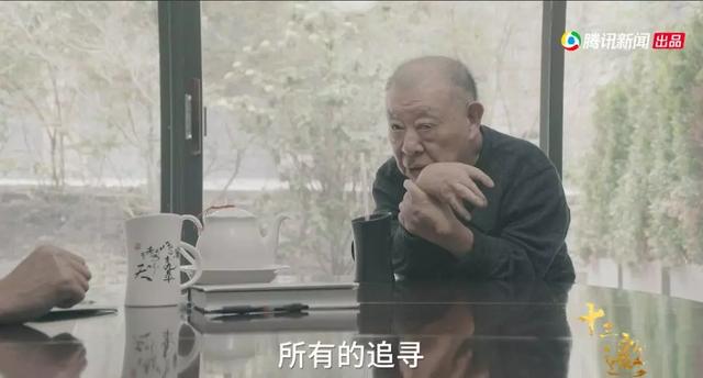 为啥朋友圈突然都在安利89岁的他？