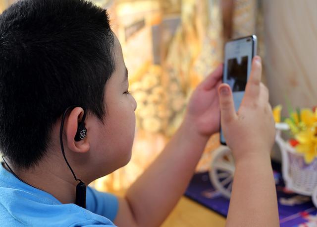 一路歌声相伴，JLab Fit Sport 3无线蓝牙耳机更懂您