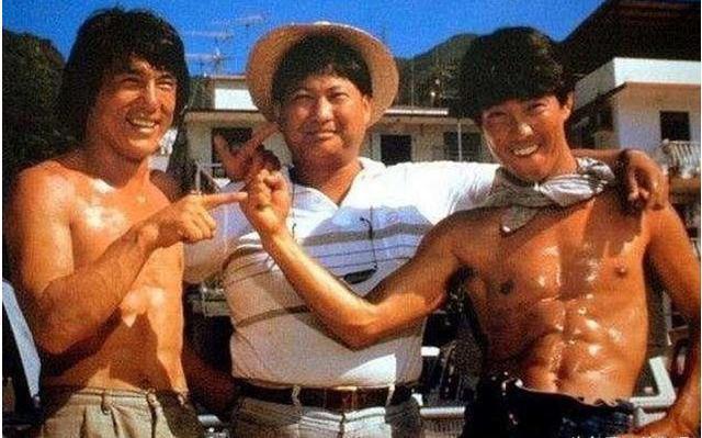 洪金宝力捧、成龙自叹不如，元彪为何还要在当红之年退出娱乐圈？