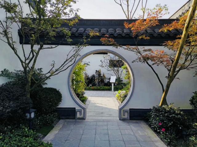 徽派建筑,带私家花园100平左右,远离喧嚣都市,肃静归属独院