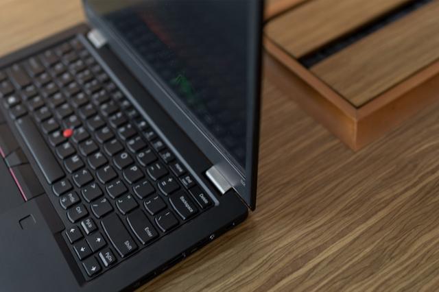 十代酷睿加持，轻薄机身，ThinkPad S2还是那个办公王者吗？