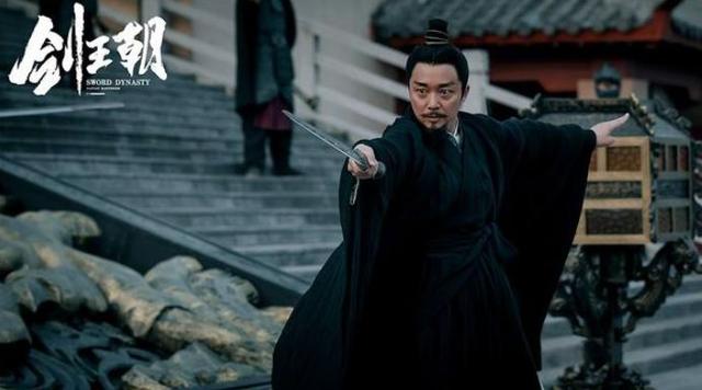 27岁奉子成婚，49岁和儿子同演一部剧，反派之王