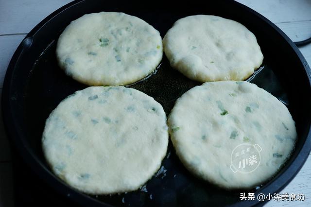 葱花饼做法，不烫面不揉面，学会家庭配方，外酥里软，比买的好吃
