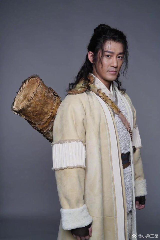 王晶翻拍《倚天》走心了？男主演全是长卷发，